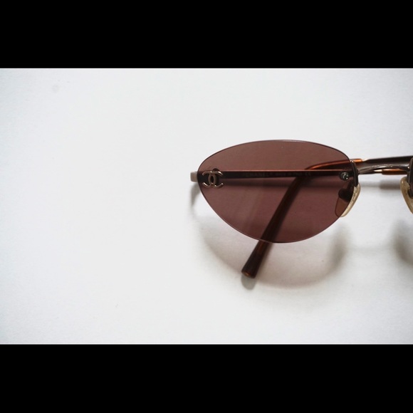 (SOLD) VINTAGE CHANEL Rimless Sunglasses - Picture 2 of 6